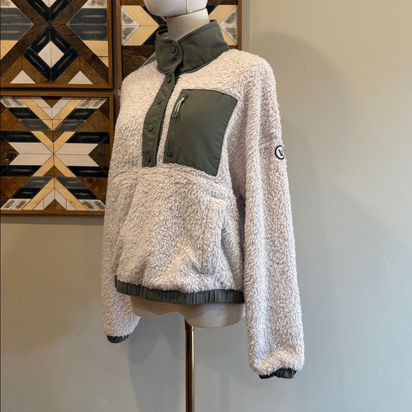 Vuori Women’s Cozy Sherpa Popover size Small - Picture 3 of 9